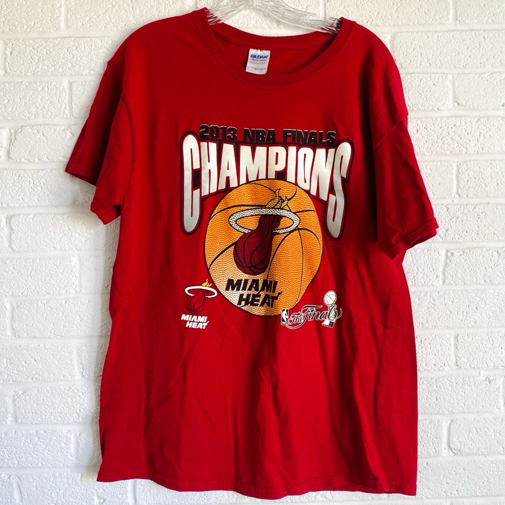 T-Shirt 2013 Miami Heat Large Tee NBA Finals Champions Shirt Red